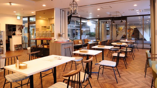 CAFE＆BAR YOLO（カフェ＆バーヨロ）