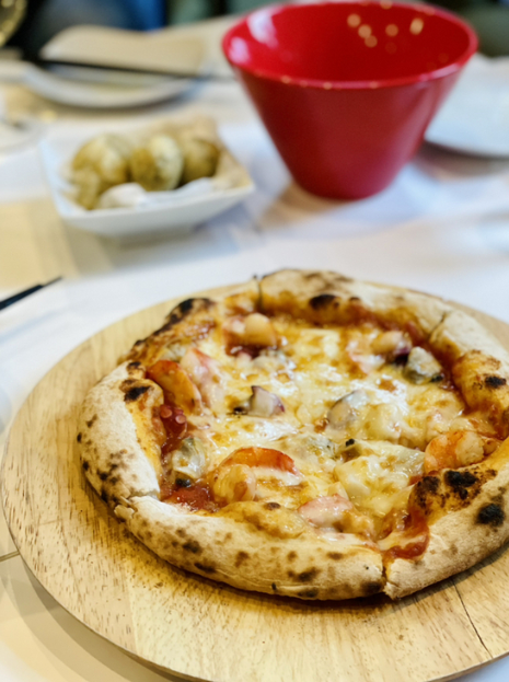 CAFE＆BAR YOLO（カフェ＆バーヨロ）