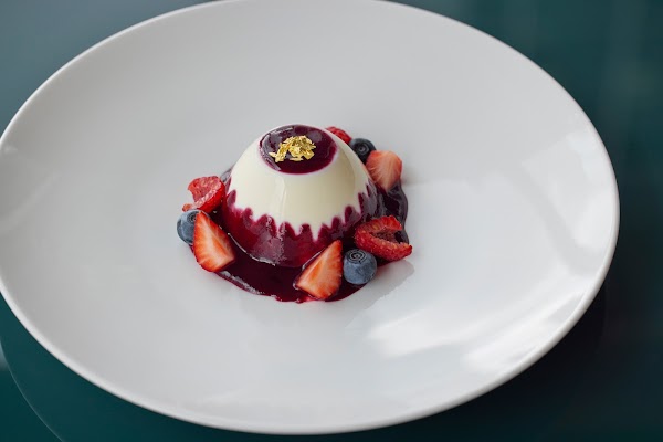 MAISON MARUNOUCHI（メゾン マルノウチ）